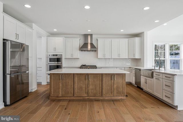 8205 DABNEY AVE, Springfield, VA 22152