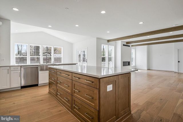 8205 DABNEY AVE, Springfield, VA 22152