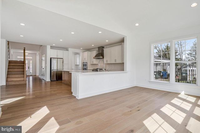 8205 DABNEY AVE, Springfield, VA 22152