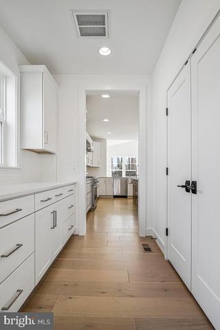 8205 DABNEY AVE, Springfield, VA 22152