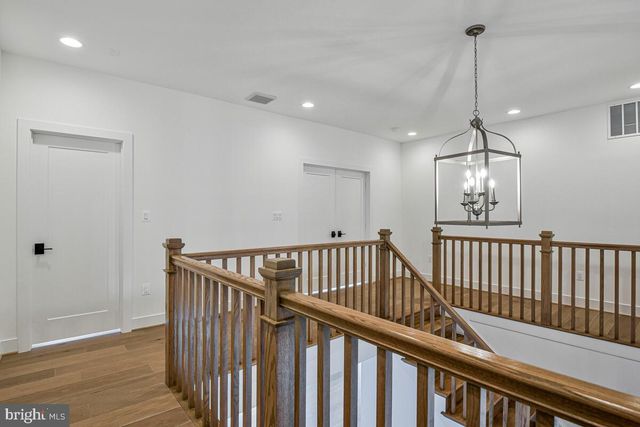 8205 DABNEY AVE, Springfield, VA 22152