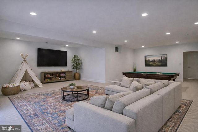 8205 DABNEY AVE, Springfield, VA 22152