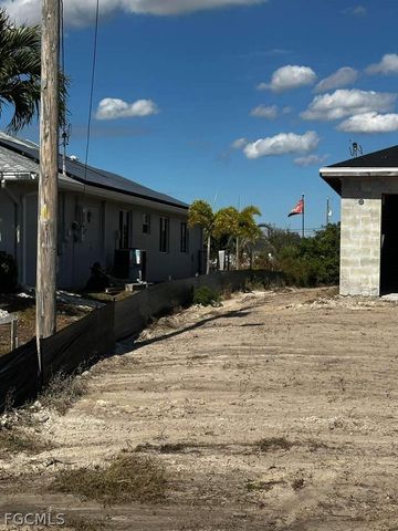 1719 NW 13th TER, Cape Coral, FL 33993