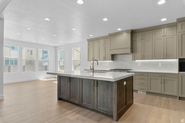 9952 N LITTLE LEAF LN, Highland, UT 84003