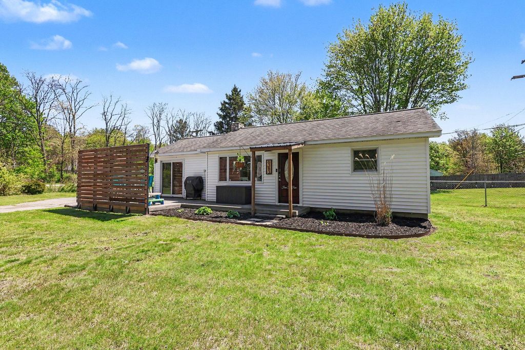 6383 Cline Road, Sullivan Twp, MI 49415