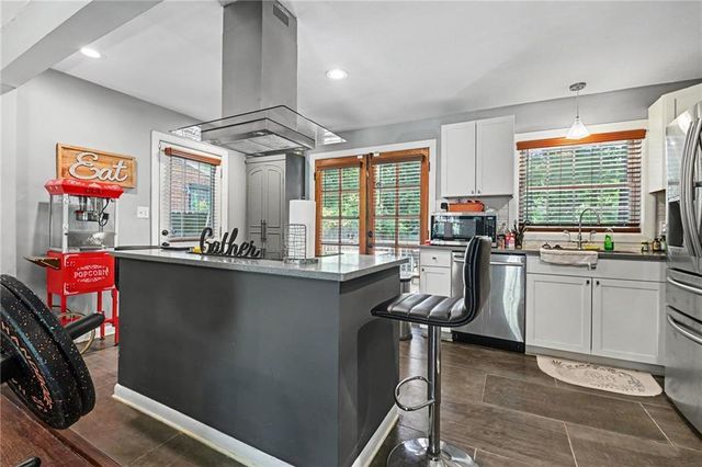 271 Oak Drive SE, Atlanta, GA 30354