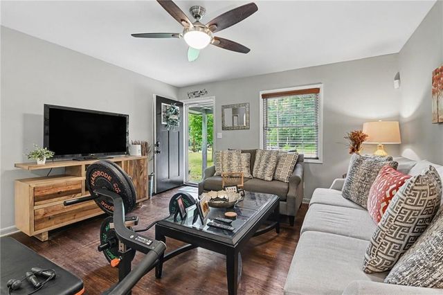 271 Oak Drive SE, Atlanta, GA 30354