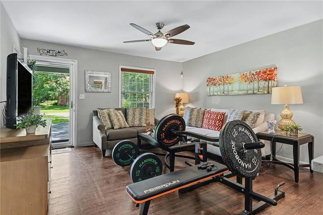 271 Oak Drive SE, Atlanta, GA 30354