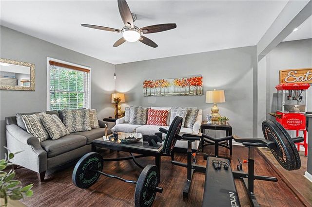 271 Oak Drive SE, Atlanta, GA 30354