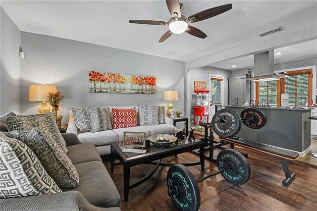 271 Oak Drive SE, Atlanta, GA 30354