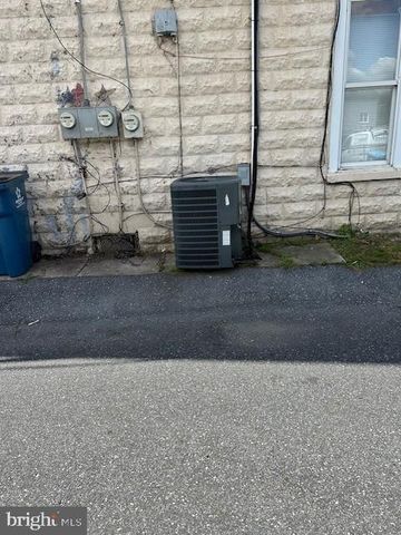 9 HAMMAKER ST, Highspire, PA 17034