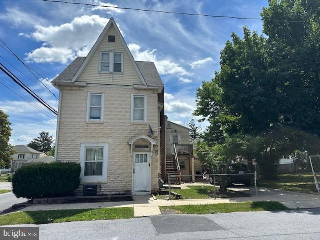 9 HAMMAKER ST, Highspire, PA 17034