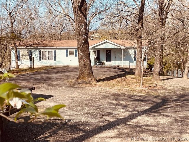 424800 E 1166 Road, Eufaula, OK 74432