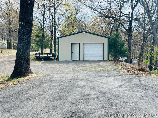 424800 E 1166 Road, Eufaula, OK 74432