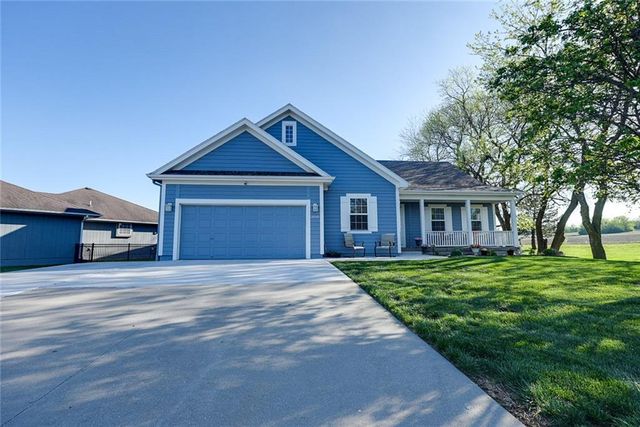 2010 Prairie Grass Drive, Raymore, MO 64083
