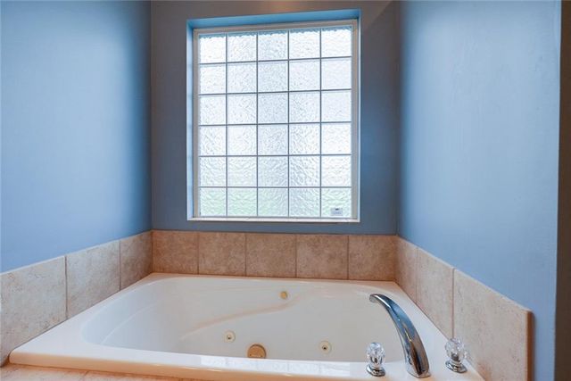 2010 Prairie Grass Drive, Raymore, MO 64083