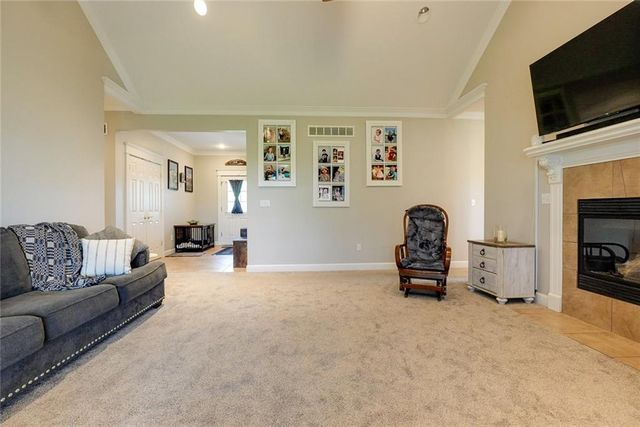 2010 Prairie Grass Drive, Raymore, MO 64083