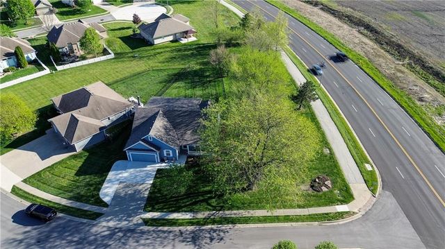 2010 Prairie Grass Drive, Raymore, MO 64083