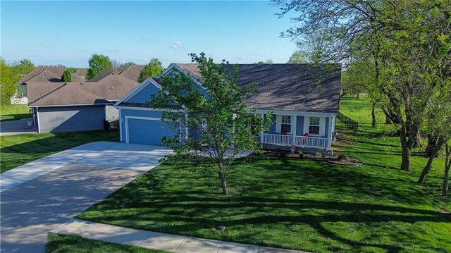 2010 Prairie Grass Drive, Raymore, MO 64083