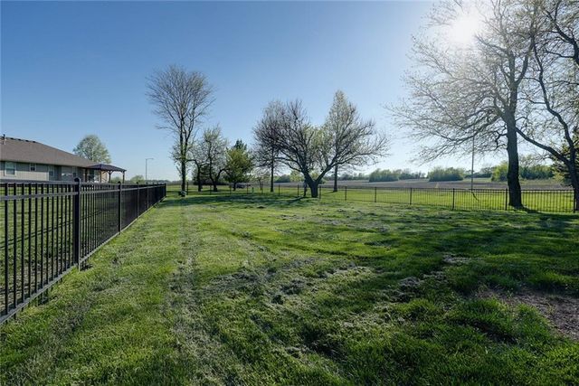 2010 Prairie Grass Drive, Raymore, MO 64083