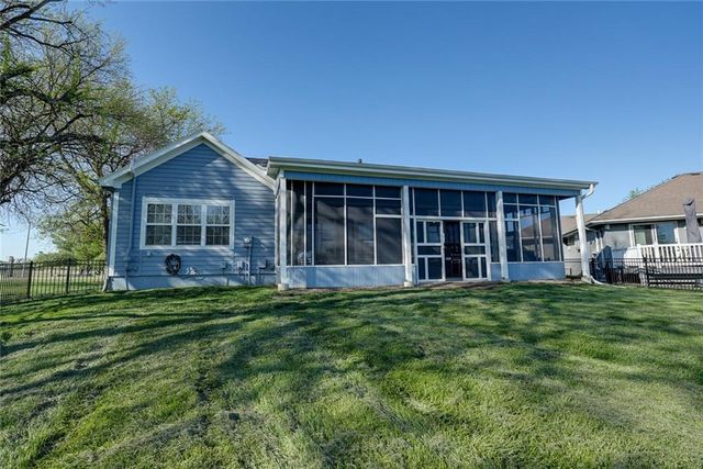 2010 Prairie Grass Drive, Raymore, MO 64083