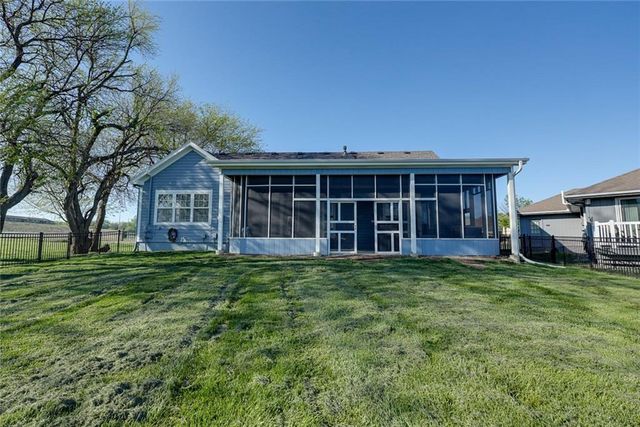 2010 Prairie Grass Drive, Raymore, MO 64083