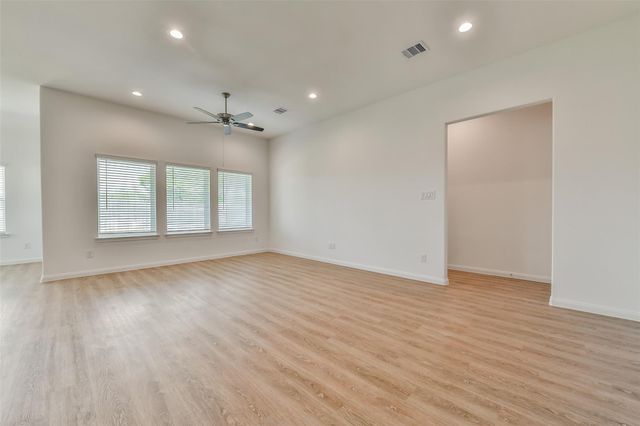 3019 King Oaks Street, Baytown, TX 77251