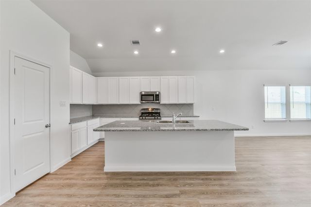 3019 King Oaks Street, Baytown, TX 77251