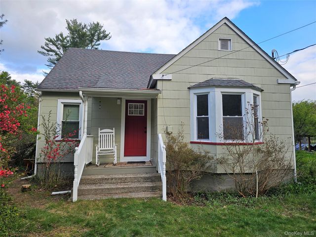 104 Canal Drive, Godeffroy, NY 12729