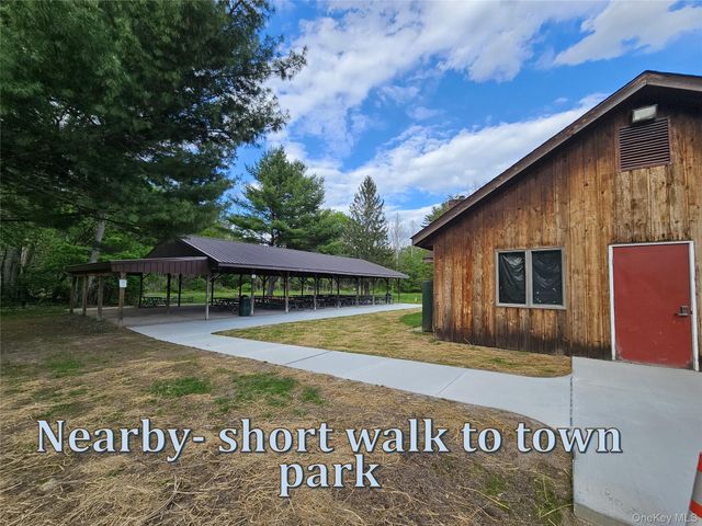 104 Canal Drive, Godeffroy, NY 12729
