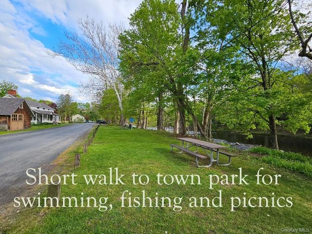 104 Canal Drive, Godeffroy, NY 12729