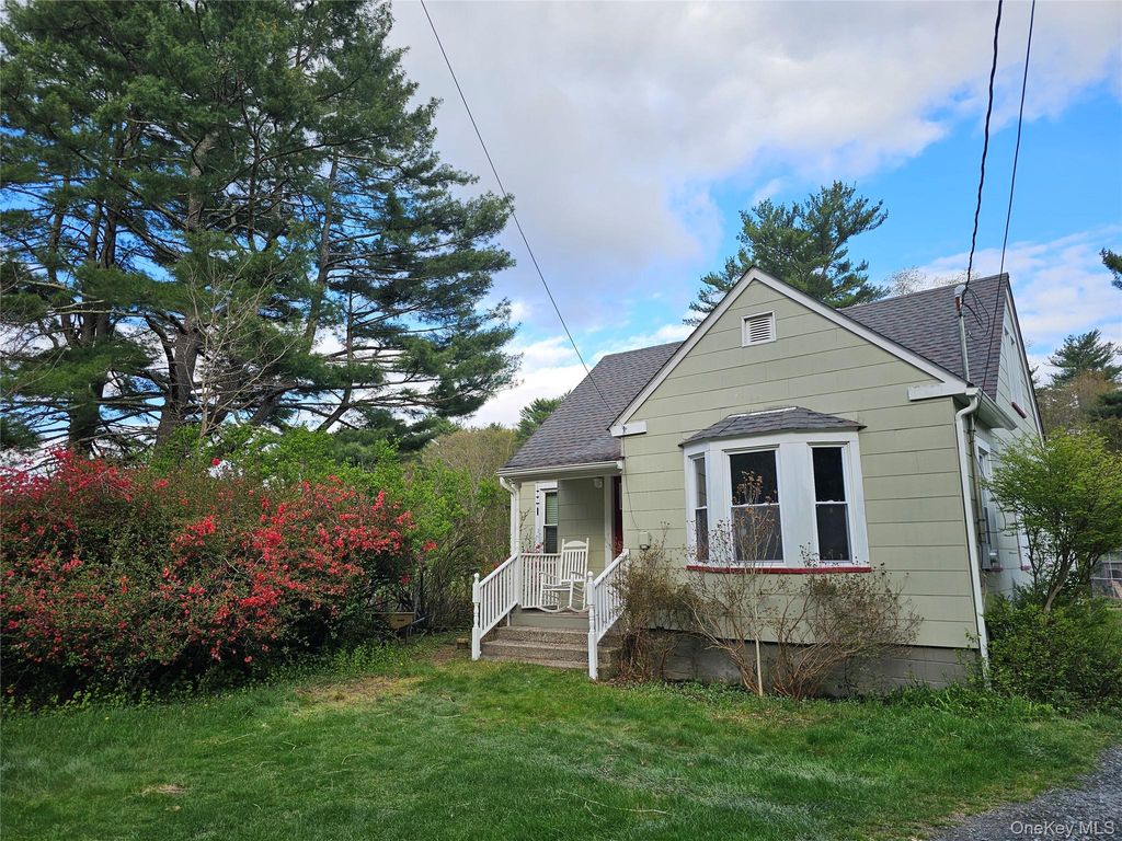 104 Canal Drive, Godeffroy, NY 12729