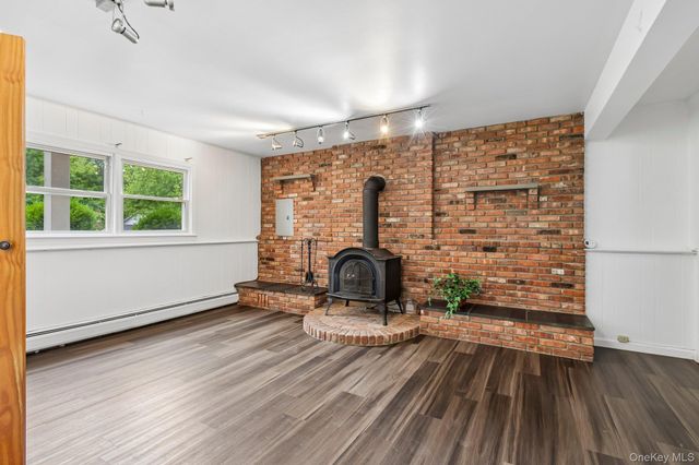 82 Branchville Road, Valley Cottage, NY 10989