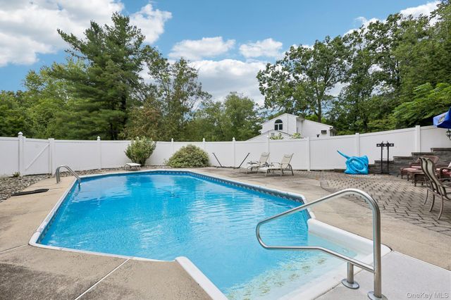 82 Branchville Road, Valley Cottage, NY 10989