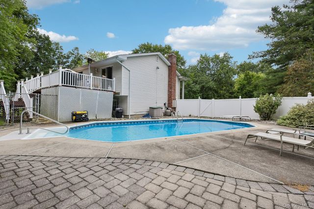 82 Branchville Road, Valley Cottage, NY 10989