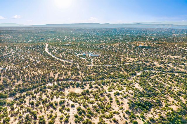 112 Vuelta Maria, Santa Fe, NM 87506