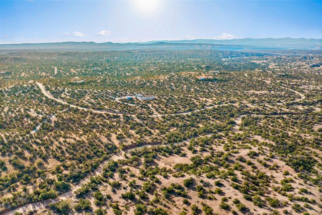 112 Vuelta Maria, Santa Fe, NM 87506