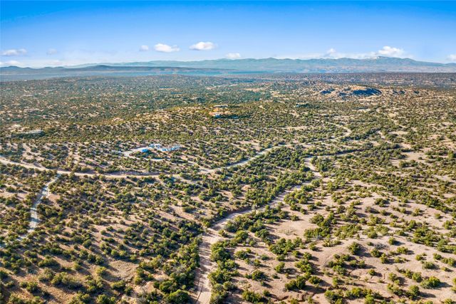 112 Vuelta Maria, Santa Fe, NM 87506