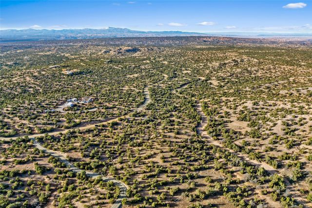 112 Vuelta Maria, Santa Fe, NM 87506