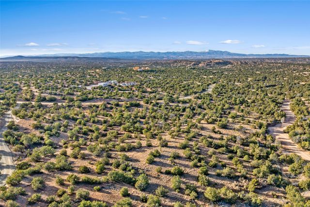 112 Vuelta Maria, Santa Fe, NM 87506