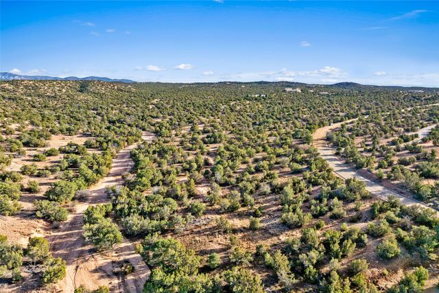 112 Vuelta Maria, Santa Fe, NM 87506