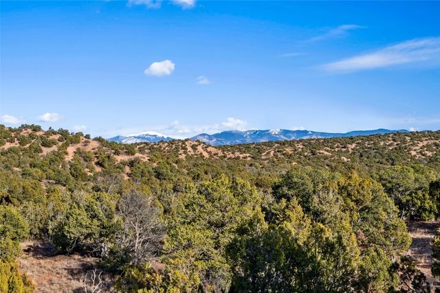 112 Vuelta Maria, Santa Fe, NM 87506