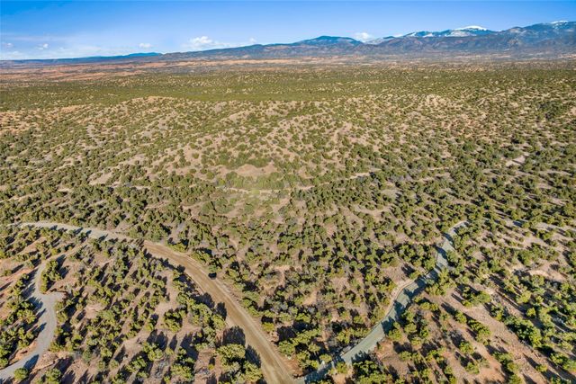 112 Vuelta Maria, Santa Fe, NM 87506