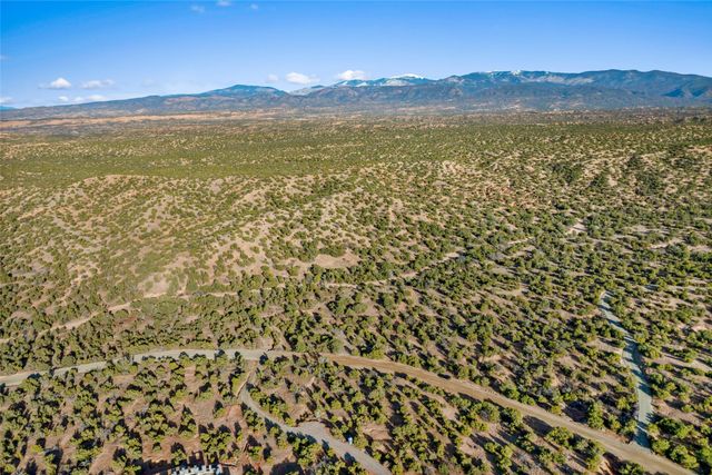 112 Vuelta Maria, Santa Fe, NM 87506