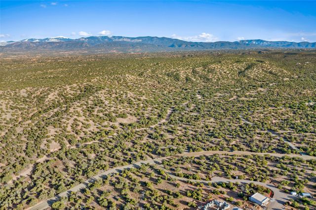 112 Vuelta Maria, Santa Fe, NM 87506