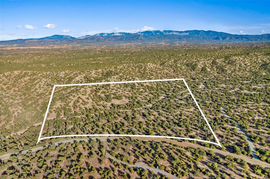 112 Vuelta Maria, Santa Fe, NM 87506