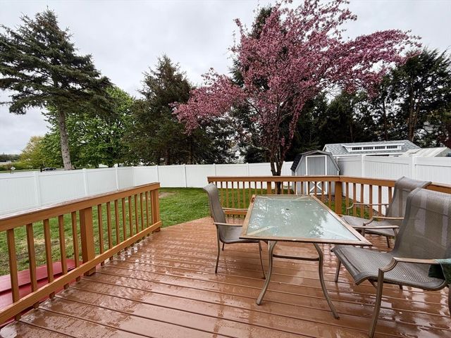 4 Laurence Ln., East Longmeadow, MA 01028