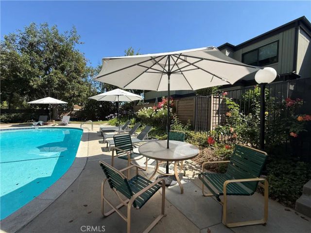 586 N Orange Grove, Pasadena, CA 91103
