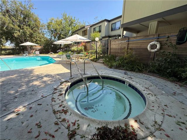586 N Orange Grove, Pasadena, CA 91103