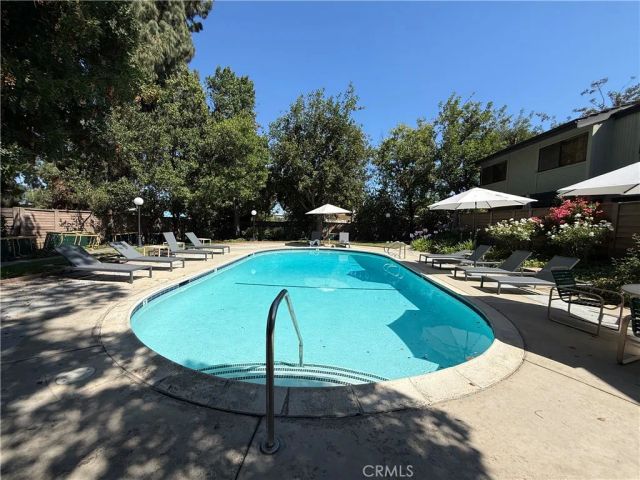 586 N Orange Grove, Pasadena, CA 91103